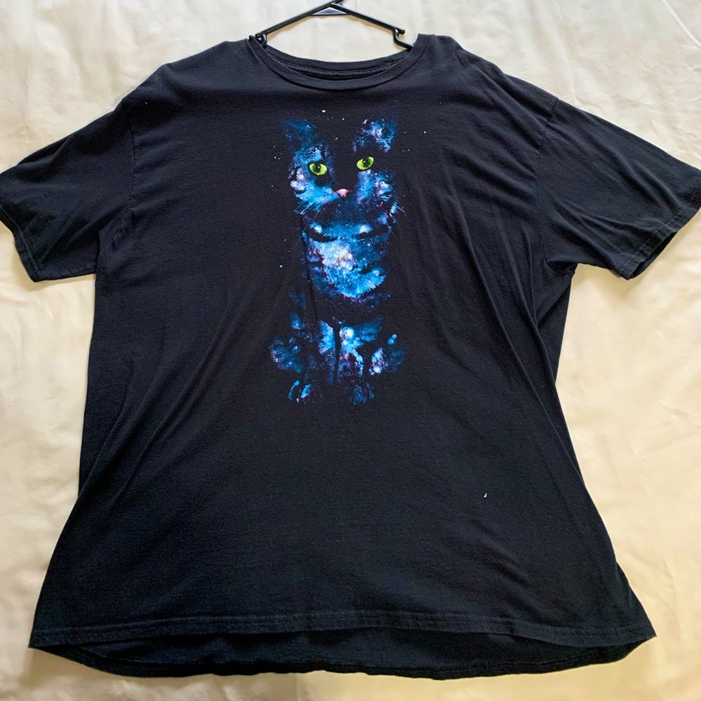 Men’s 2XL casual short sleeve tee / Color-Black/ In great condition